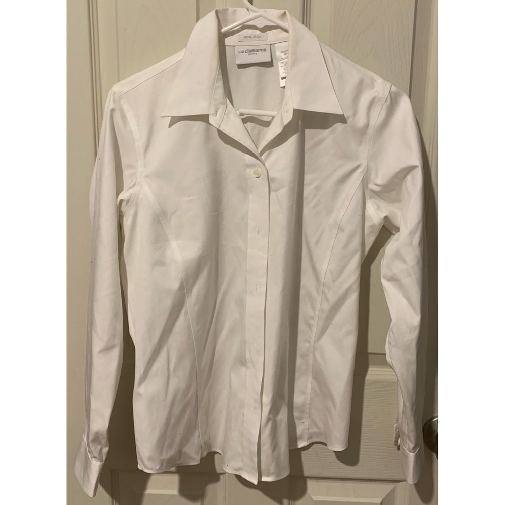 EUC Liz Clairborne Petite white button up size 6p